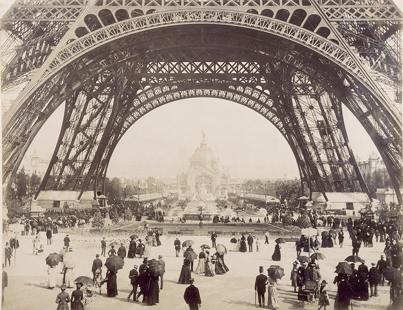 La tour Eiffel pendant l'Exposition Universelle