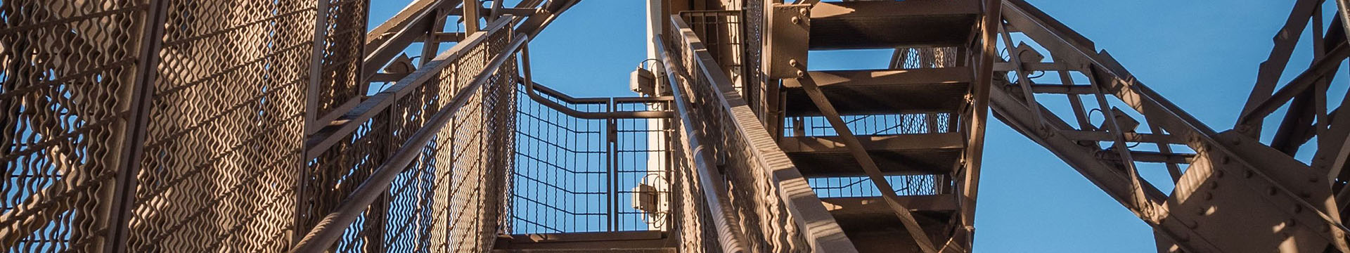 Vue sur un pilier de la tour Eiffel