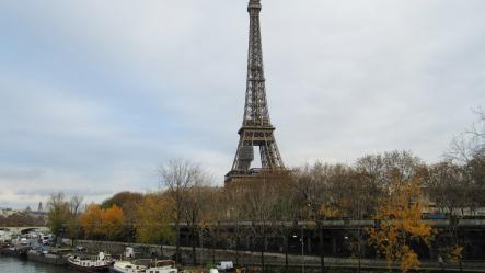 chantiers tests de peinture sur la tour Eiffel