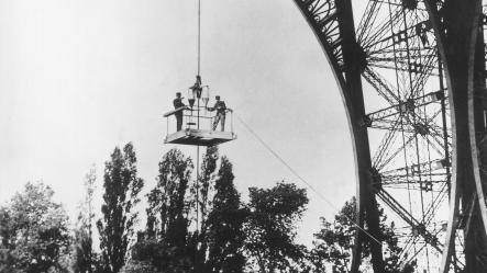 Expériences scientifiques à la Tour Eiffel