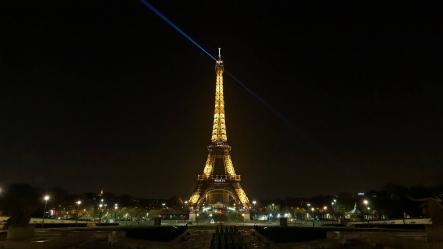 Vue tour Eiffel illuminée