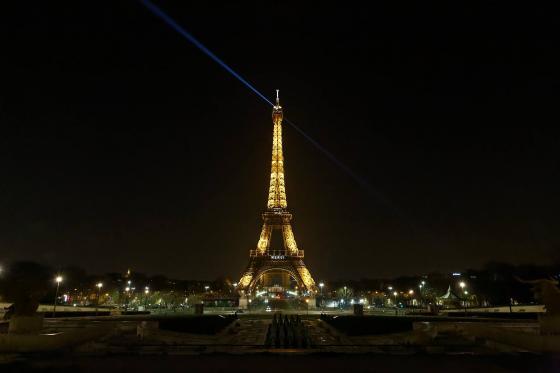 Vue tour Eiffel illuminée