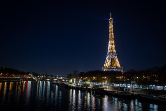 La tour Eiffel de nuit