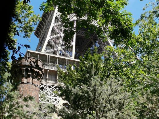 Vue sur la cheminée de la tour Eiffel