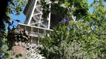 Vue sur la cheminée de la tour Eiffel