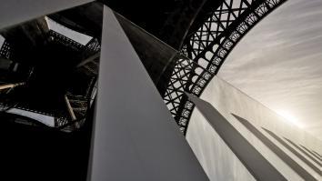 L'oeuvre de Daniel Buren à la tour Eiffel