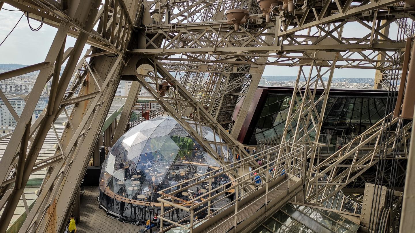 External view on the dome on the first floor