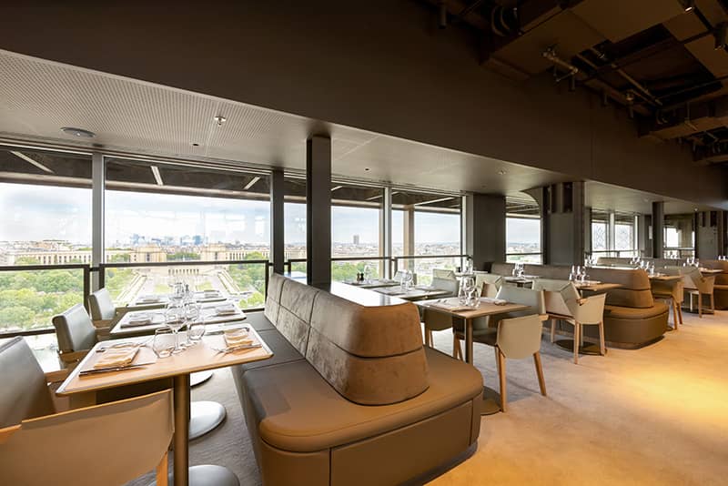 Vue sur l'intérieur du restaurant Madame Brasserie