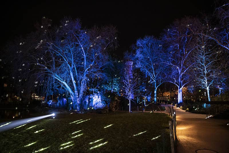 Jardins de la tour Eiffel illuminés