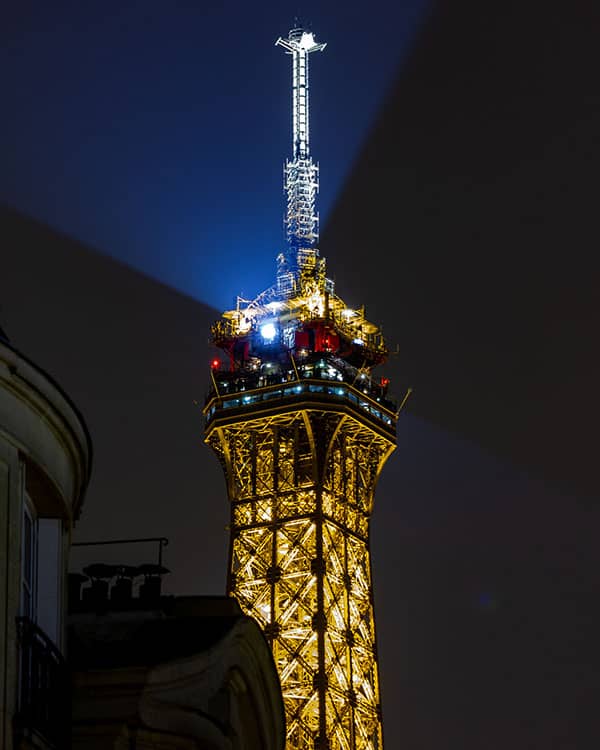 Vue sur le sommet de nuit