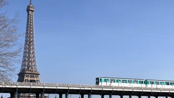 Pont Bir Hakeim et tour Eiffel