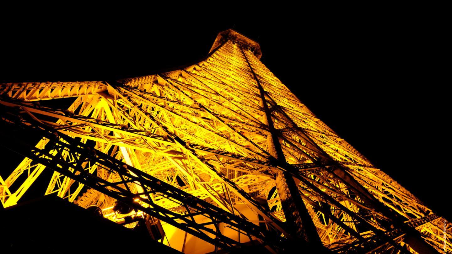 La tour Eiffel de nuit