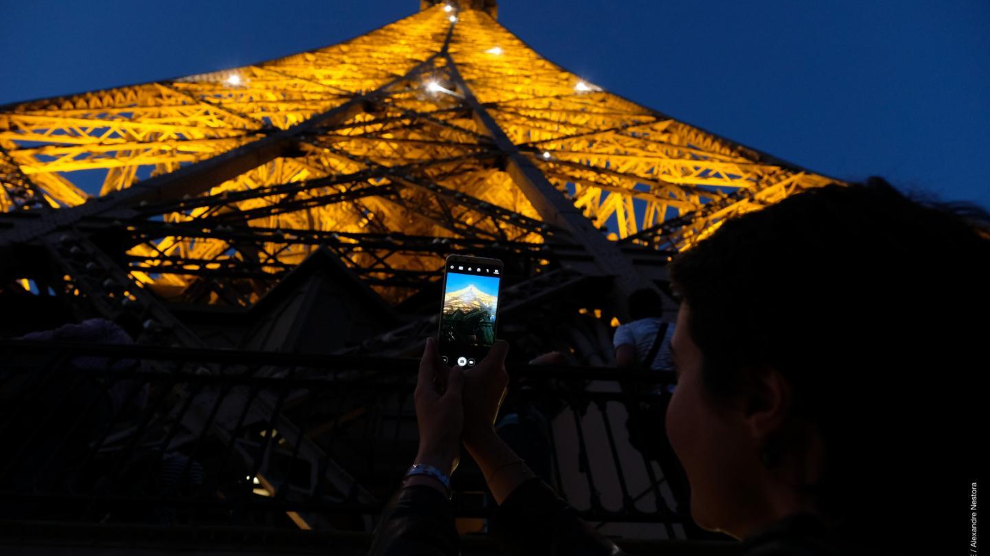 La tour Eiffel de nuit