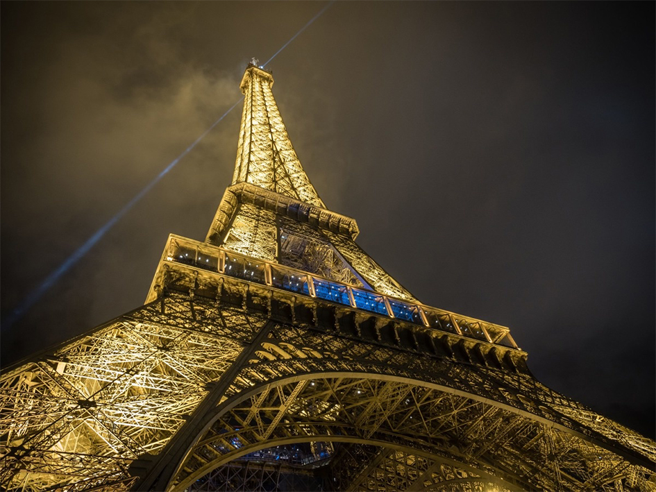 tour eiffel illuminee