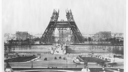 Photo de la Tour Eiffel en construction