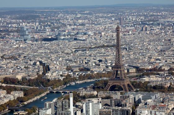 Vue aérienne sur la tour Eiffel