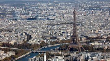 Vue aérienne sur la tour Eiffel