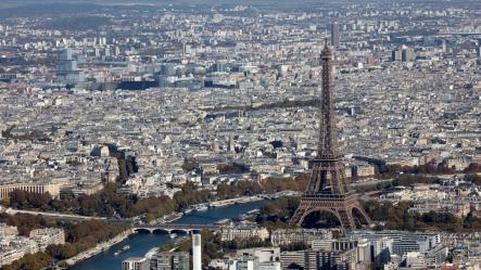 Vue aérienne sur la tour Eiffel