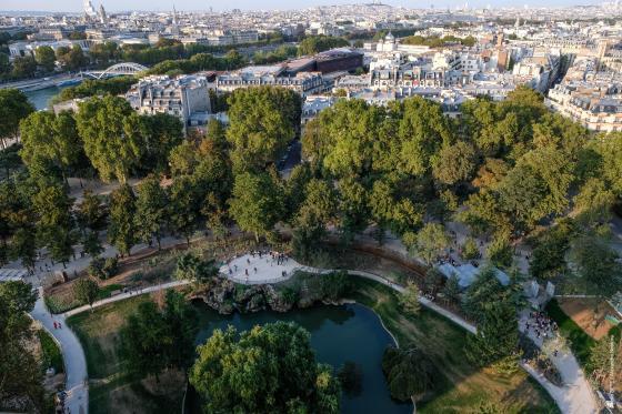 Vue sur les jardins et Paris