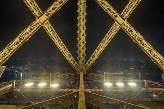 Vue sur la structure de la tour Eiffel